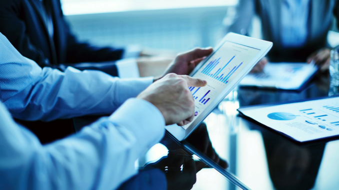 Think about your future and study marketing, it's online too